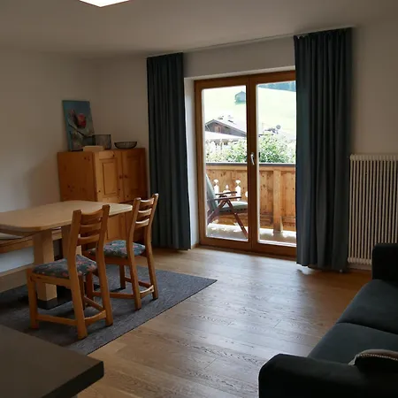 Thuss'n: Family-friendly Alpine Retreat Apartment *