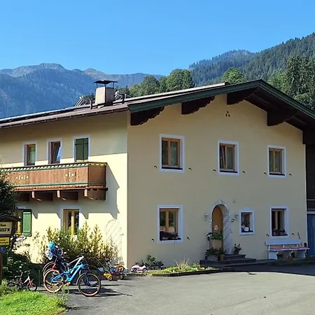 Apartment Thuss'n: Family-friendly Alpine Retreat *