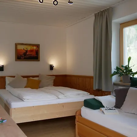 Thuss'n: Family-friendly Alpine Retreat Kirchberg in Tirol